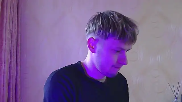 Snapshot of frama666 chatting on November 4, 2025, 11:36 am frama666 online show from November 4, 2025, 11:36 am