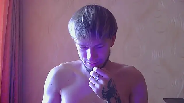 Snapshot of frama666 chatting on October 21, 2025, 6:46 am frama666 online show from October 21, 2025, 6:46 am