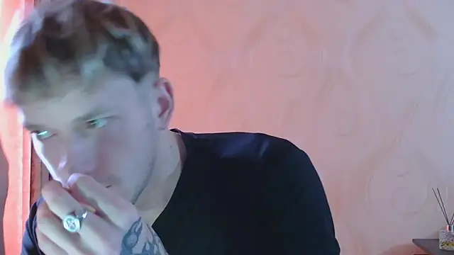 Snapshot of frama666 chatting on November 3, 2025, 8:29 am frama666 online show from November 3, 2025, 8:29 am