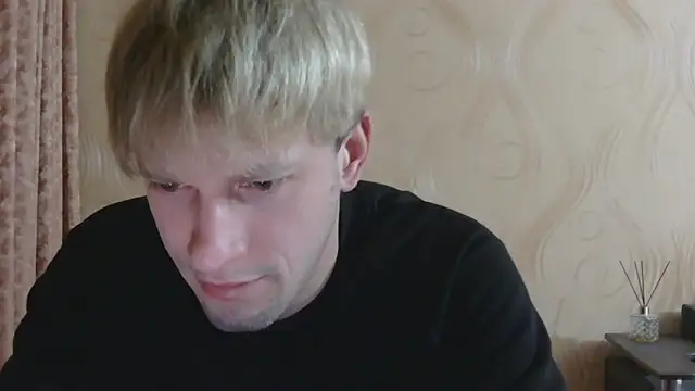 frama666 online show from April 15, 2026, 7:58 pm