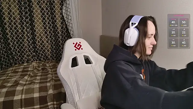 Snapshot of Luna_Loveee chatting on September 20, 2025, 3:44 am Luna Loveee online show from September 20, 2025, 3:44 am