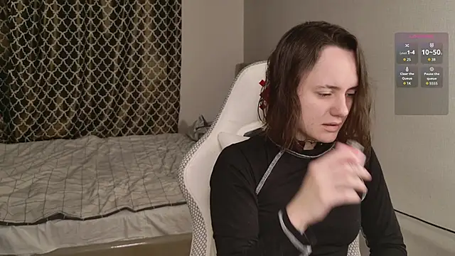 Snapshot of Luna_Loveee chatting on October 28, 2025, 3:40 am Luna Loveee online show from October 28, 2025, 3:40 am