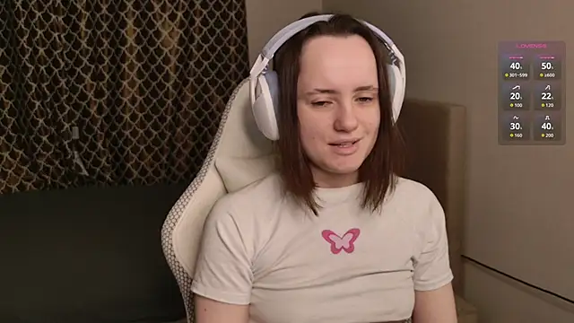 Snapshot of Luna_Loveee chatting on November 24, 2025, 3:17 am Luna Loveee online show from November 24, 2025, 3:17 am