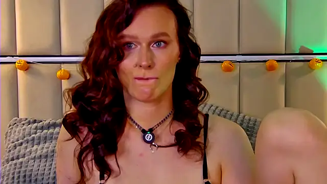 Snapshot of NatalyRose_ chatting on October 28, 2025, 4:24 am NatalyRose online show from October 28, 2025, 4:24 am