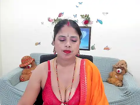 leahgotiii online show from May 21, 2026, 3:26 am