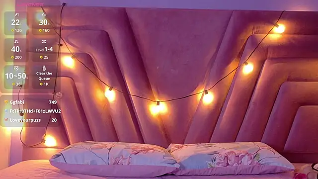 Snapshot of innocenthazel chatting on November 11, 2025, 3:01 am innocenthazel online show from November 11, 2025, 3:01 am