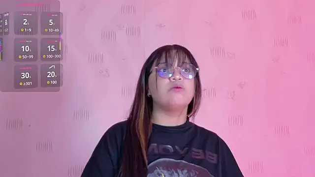 Snapshot of innocenthazel chatting on December 5, 2025, 3:05 am innocenthazel online show from December 5, 2025, 3:05 am