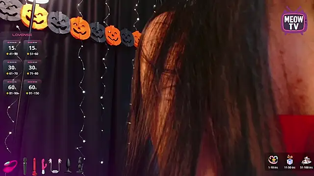 miyakimi0101 online show from October 28, 2025, 11:47 pm