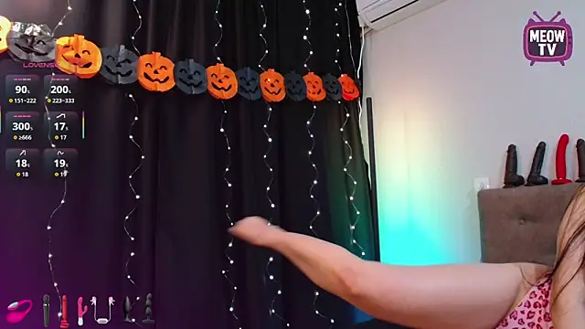 miyakimi0101 online show from October 23, 2025, 11:58 pm