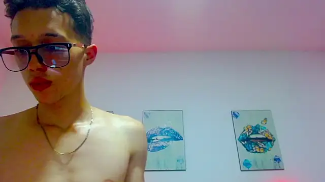 Snapshot of skinny_bigcock02 chatting on March 4, 2025, 7:43 pm skinny bigcock02 online show from March 4, 2025, 7:43 pm