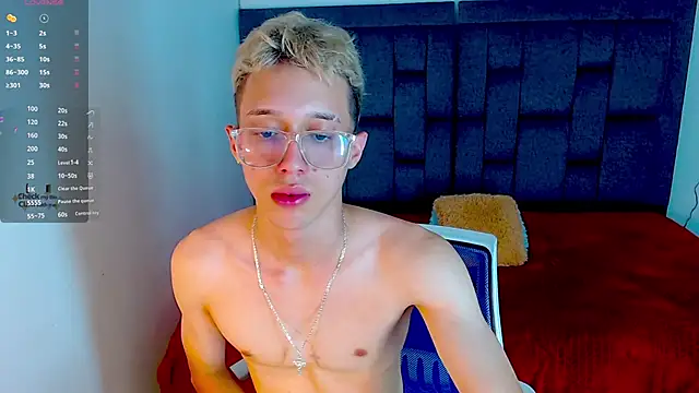 Snapshot of skinny_bigcock02 chatting on November 4, 2025, 7:06 pm skinny bigcock02 online show from November 4, 2025, 7:06 pm