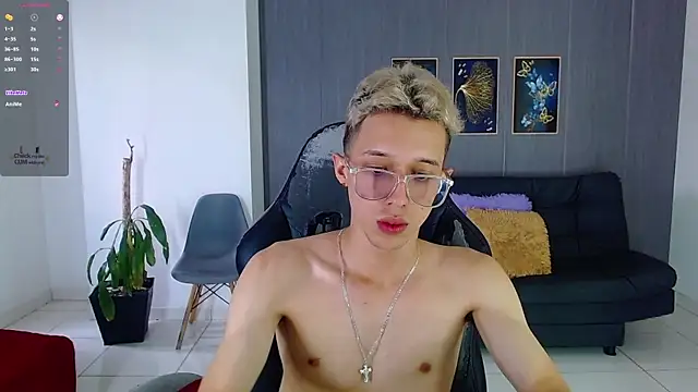 Snapshot of skinny_bigcock02 chatting on October 30, 2025, 8:28 pm skinny bigcock02 online show from October 30, 2025, 8:28 pm