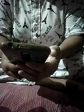 sharnjit299 online show from October 11, 2025, 5:47 pm