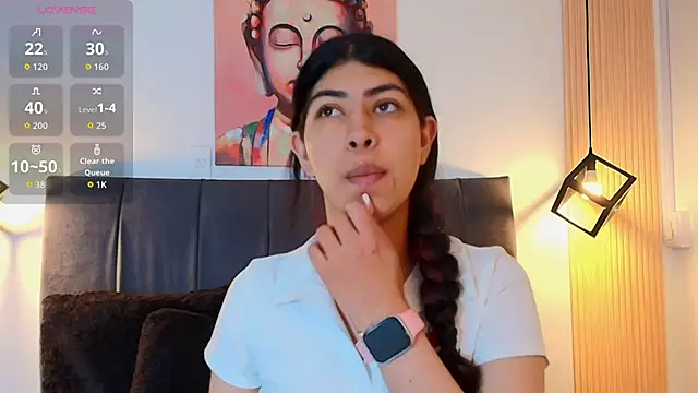 Snapshot of Cassie_bloom chatting on November 22, 2025, 7:46 pm Cassie bloom online show from November 22, 2025, 7:46 pm