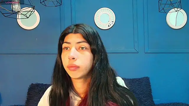 Snapshot of Cassie_bloom chatting on October 23, 2025, 9:02 pm Cassie bloom online show from October 23, 2025, 9:02 pm