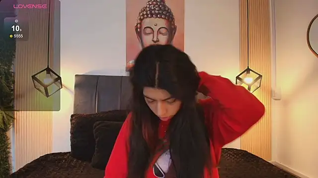 Snapshot of Cassie_bloom chatting on December 13, 2025, 8:04 pm Cassie bloom online show from December 13, 2025, 8:04 pm