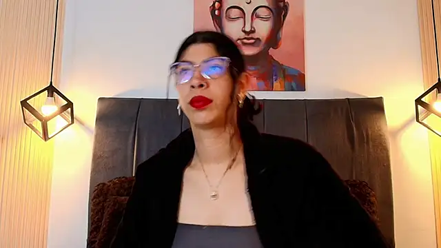 Snapshot of Cassie_bloom chatting on December 1, 2025, 8:10 pm Cassie bloom online show from December 1, 2025, 8:10 pm