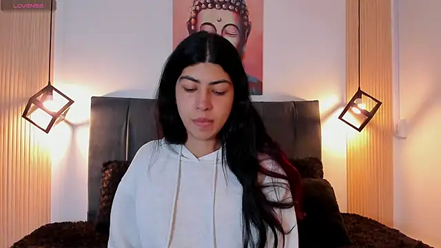 Snapshot of Cassie_bloom chatting on November 8, 2025, 9:18 pm Cassie bloom online show from November 8, 2025, 9:18 pm