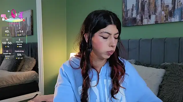 Cassie bloom online show from May 26, 2026, 7:01 pm