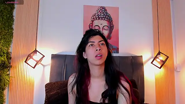 Snapshot of Cassie_bloom chatting on November 7, 2025, 7:40 pm Cassie bloom online show from November 7, 2025, 7:40 pm