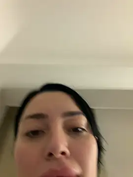 Mia Splash online show from March 5, 2026, 6:15 pm