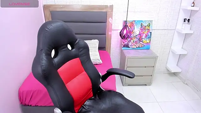 Snapshot of MEGANZARICK chatting on September 16, 2025, 12:28 pm MEGANZARICK online show from September 16, 2025, 12:28 pm