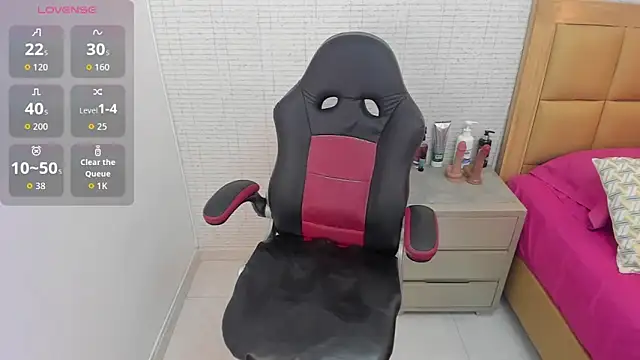 Snapshot of MEGANZARICK chatting on September 9, 2025, 12:47 pm MEGANZARICK online show from September 9, 2025, 12:47 pm