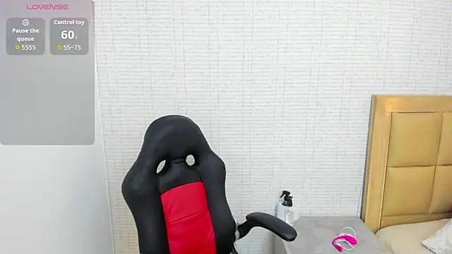 Snapshot of MEGANZARICK chatting on September 19, 2025, 12:42 pm MEGANZARICK online show from September 19, 2025, 12:42 pm