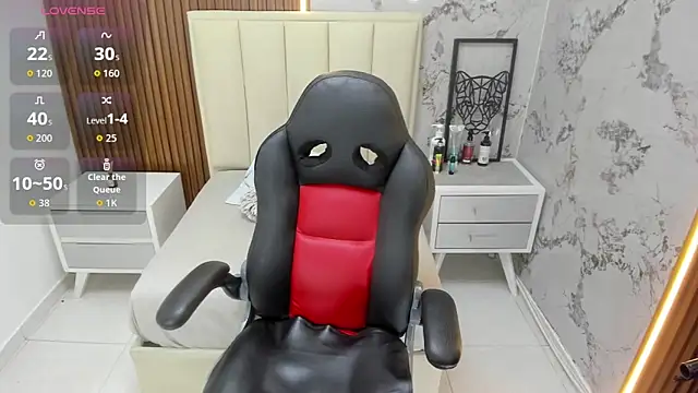 Snapshot of MEGANZARICK chatting on September 10, 2025, 12:59 pm MEGANZARICK online show from September 10, 2025, 12:59 pm