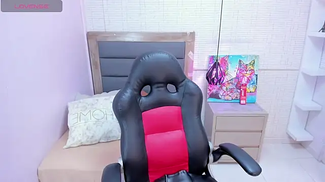 Snapshot of MEGANZARICK chatting on October 25, 2025, 12:39 pm MEGANZARICK online show from October 25, 2025, 12:39 pm