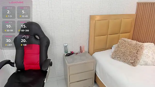 Snapshot of MEGANZARICK chatting on September 18, 2025, 12:41 pm MEGANZARICK online show from September 18, 2025, 12:41 pm