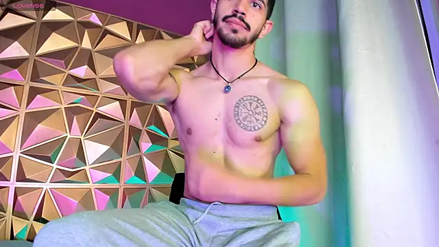 Snapshot of AlejandroStormm chatting on January 8, 2026, 8:15 pm AlejandroStormm online show from January 8, 2026, 8:15 pm