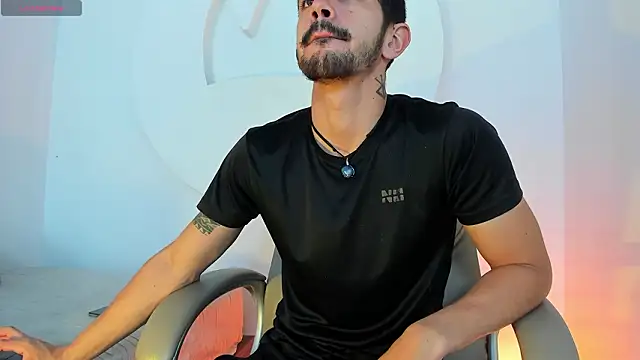 AlejandroStormm online show from March 27, 2026, 4:10 am