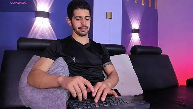 Snapshot of AlejandroStormm chatting on June 7, 2026, 5:45 am AlejandroStormm online show from June 7, 2026, 5:45 am