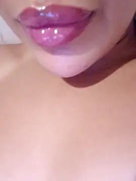 Snapshot of Sexlove1xo chatting on September 18, 2025, 8:06 am Sexlove1xo online show from September 18, 2025, 8:06 am