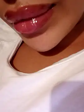 Snapshot of Sexlove1xo chatting on September 27, 2025, 2:34 pm Sexlove1xo online show from September 27, 2025, 2:34 pm