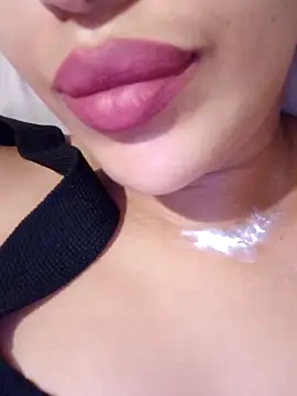 Snapshot of Sexlove1xo chatting on November 4, 2025, 11:47 am Sexlove1xo online show from November 4, 2025, 11:47 am