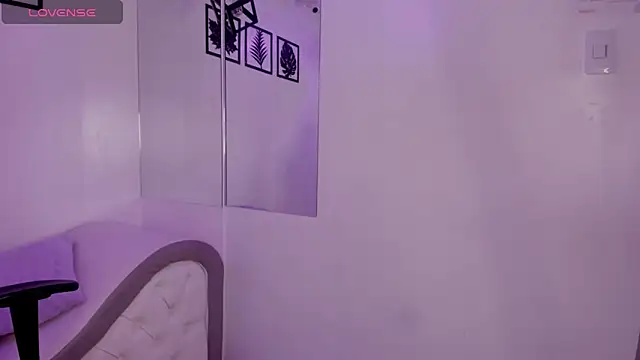 Snapshot of Anniie__Evans chatting on September 9, 2025, 2:26 pm Anniie Evans online show from September 9, 2025, 2:26 pm