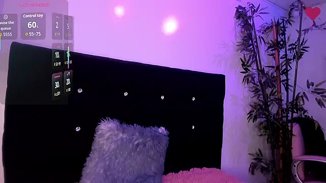 Snapshot of Anniie__Evans chatting on September 13, 2025, 1:33 pm Anniie Evans online show from September 13, 2025, 1:33 pm