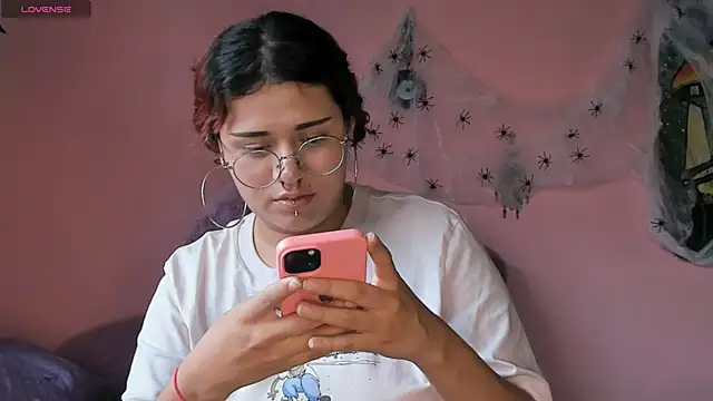 Snapshot of Maddy_Jhonsson chatting on October 31, 2025, 6:48 pm Maddy Jhonsson online show from October 31, 2025, 6:48 pm