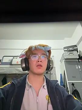 Anson0722 online show from October 27, 2025, 3:24 pm