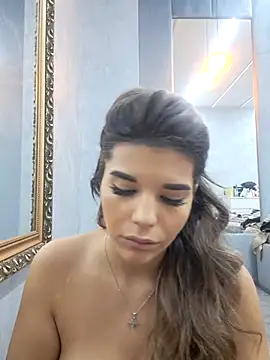 Snapshot of Bella_Posh chatting on November 9, 2025, 6:06 am Bella Posh online show from November 9, 2025, 6:06 am