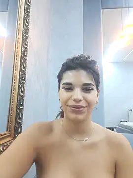 Snapshot of Bella_Posh chatting on October 26, 2025, 5:41 am Bella Posh online show from October 26, 2025, 5:41 am