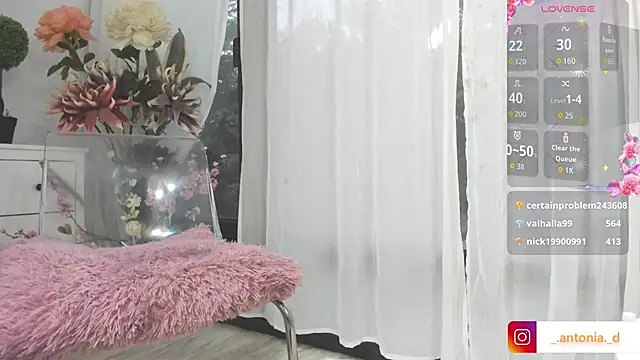 Snapshot of Bella_Posh chatting on November 10, 2025, 6:18 am Bella Posh online show from November 10, 2025, 6:18 am