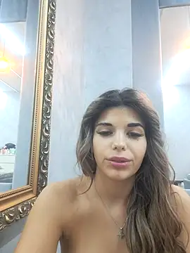 Snapshot of Bella_Posh chatting on October 25, 2025, 4:22 am Bella Posh online show from October 25, 2025, 4:22 am