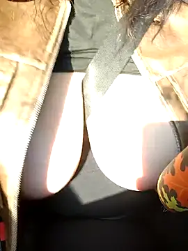 Snapshot of Erika41 chatting on October 28, 2025, 8:13 am Erika41 online show from October 28, 2025, 8:13 am