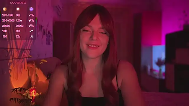 CherryRed Girl online show from May 19, 2026, 10:06 pm