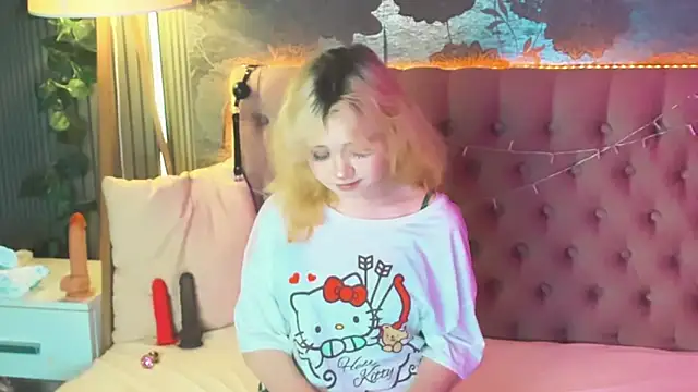 EmilyAngells online show from May 28, 2026, 5:59 am
