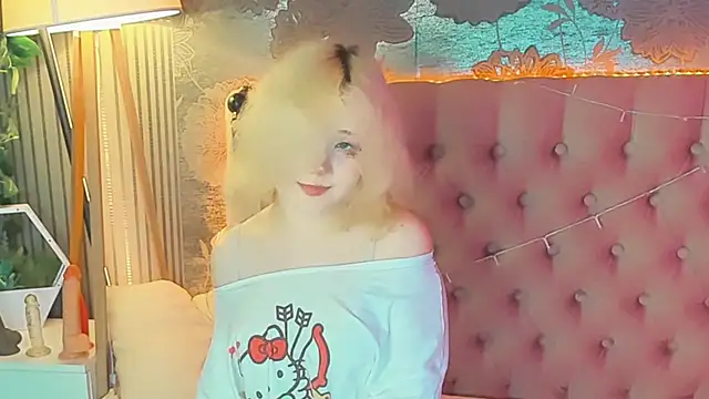 Snapshot of EmilyAngells chatting on July 17, 2026, 6:43 am EmilyAngells online show from July 17, 2026, 6:43 am
