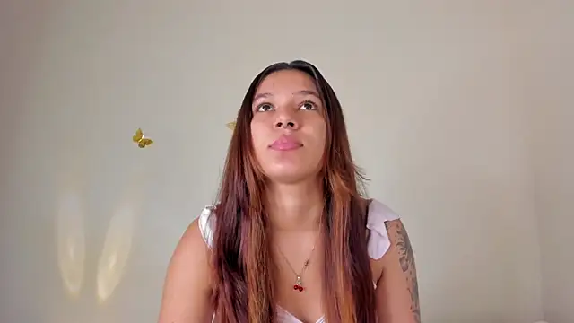 Snapshot of violett_24_ chatting on October 30, 2025, 11:45 pm violett 24 online show from October 30, 2025, 11:45 pm